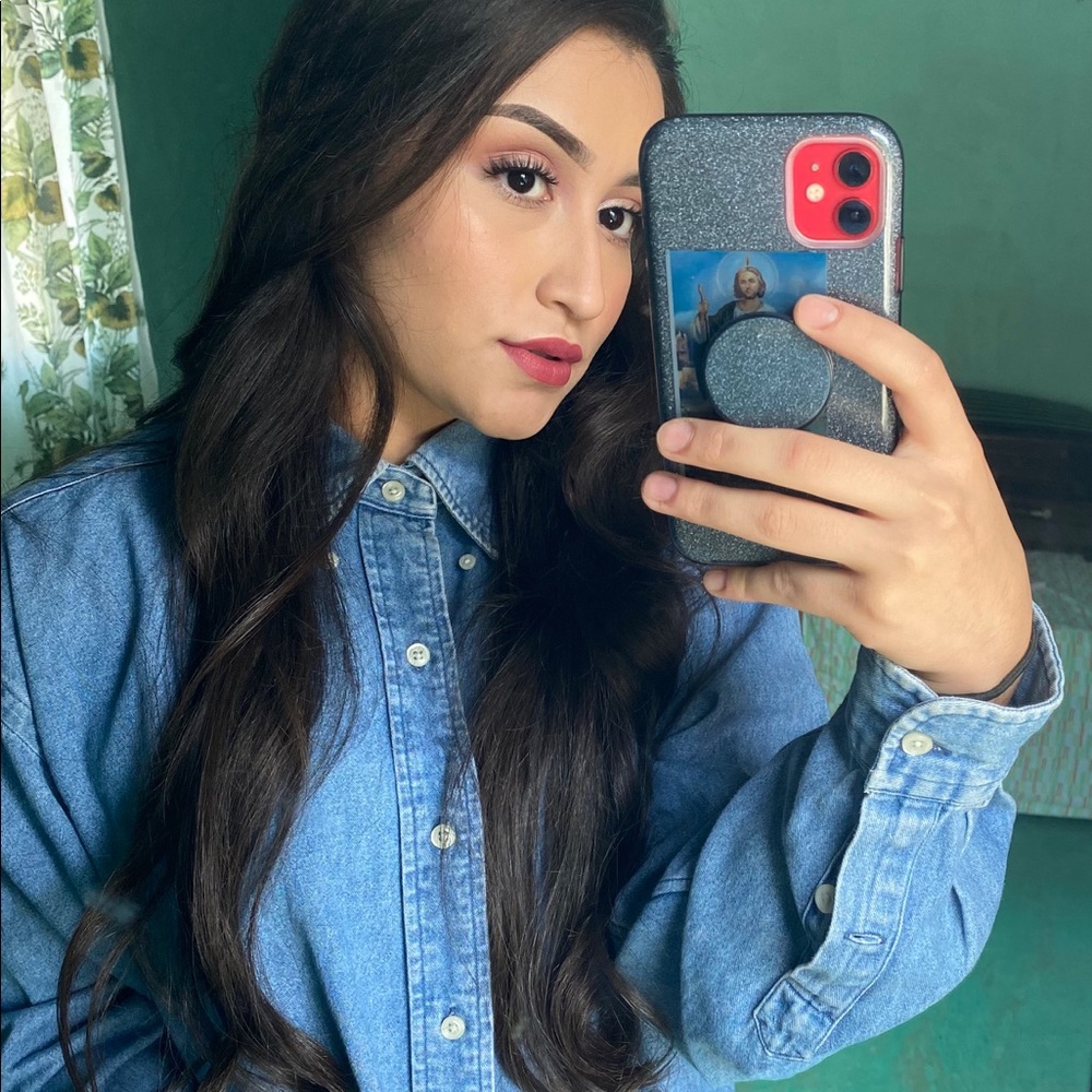 Meet your Posher, Yoselin